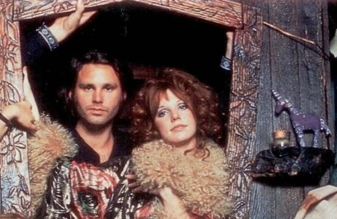 Some Rare Pictures Of Jim Morrison with Girlfriend Pamela Courson 29