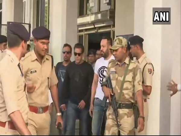Salman Khan In Court Army