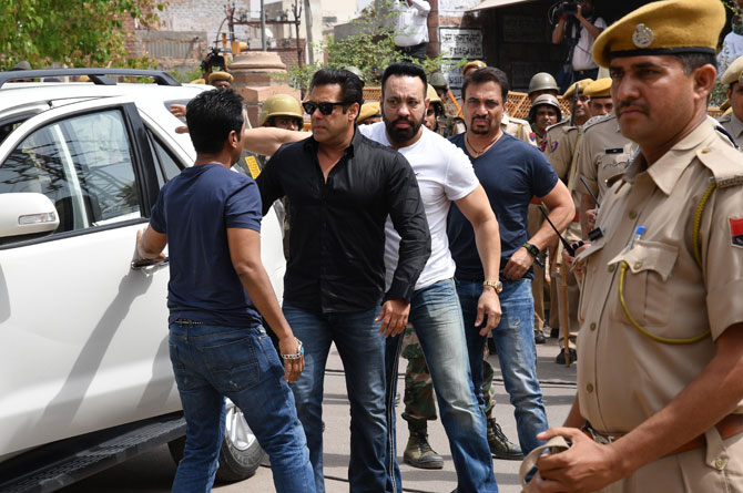Salman Khan Jail Going Inside Gourt