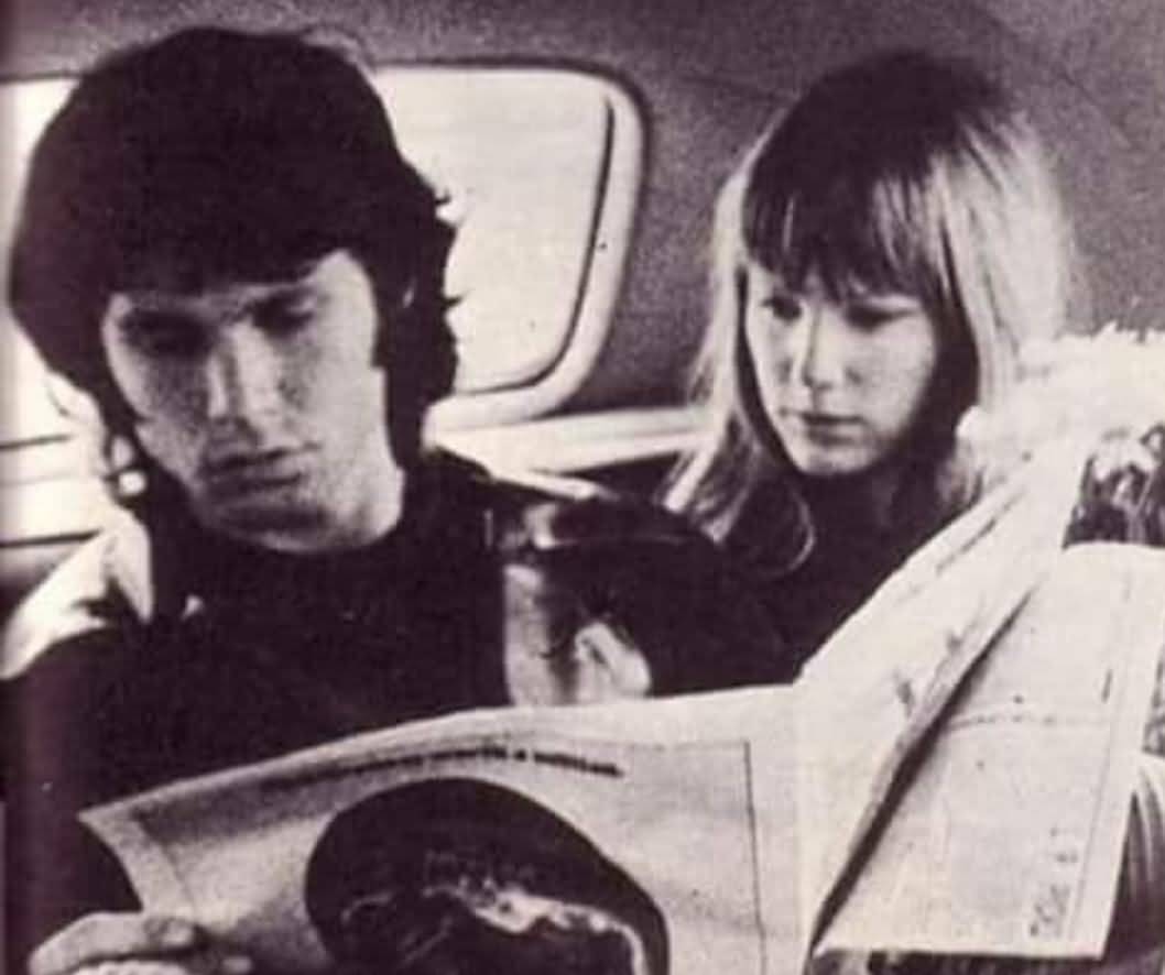 Some Rare Pictures Of Jim Morrison with Girlfriend Pamela Courson 45