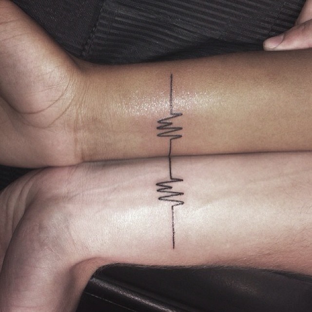 Mind Blowing Heartbeat Simple Black Ink Tattoo For Couple Wrist