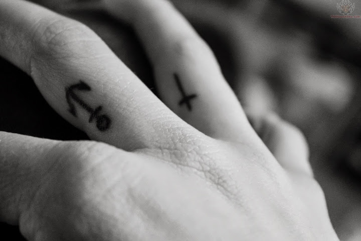 Ultimate Anchor Cross Tattoo Design For Men Fingers